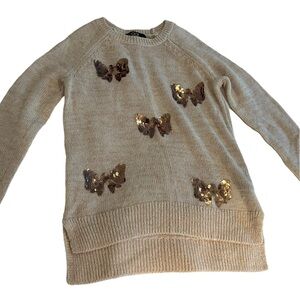 Adorable sweater with sequin bows. 🎀 Girls size S